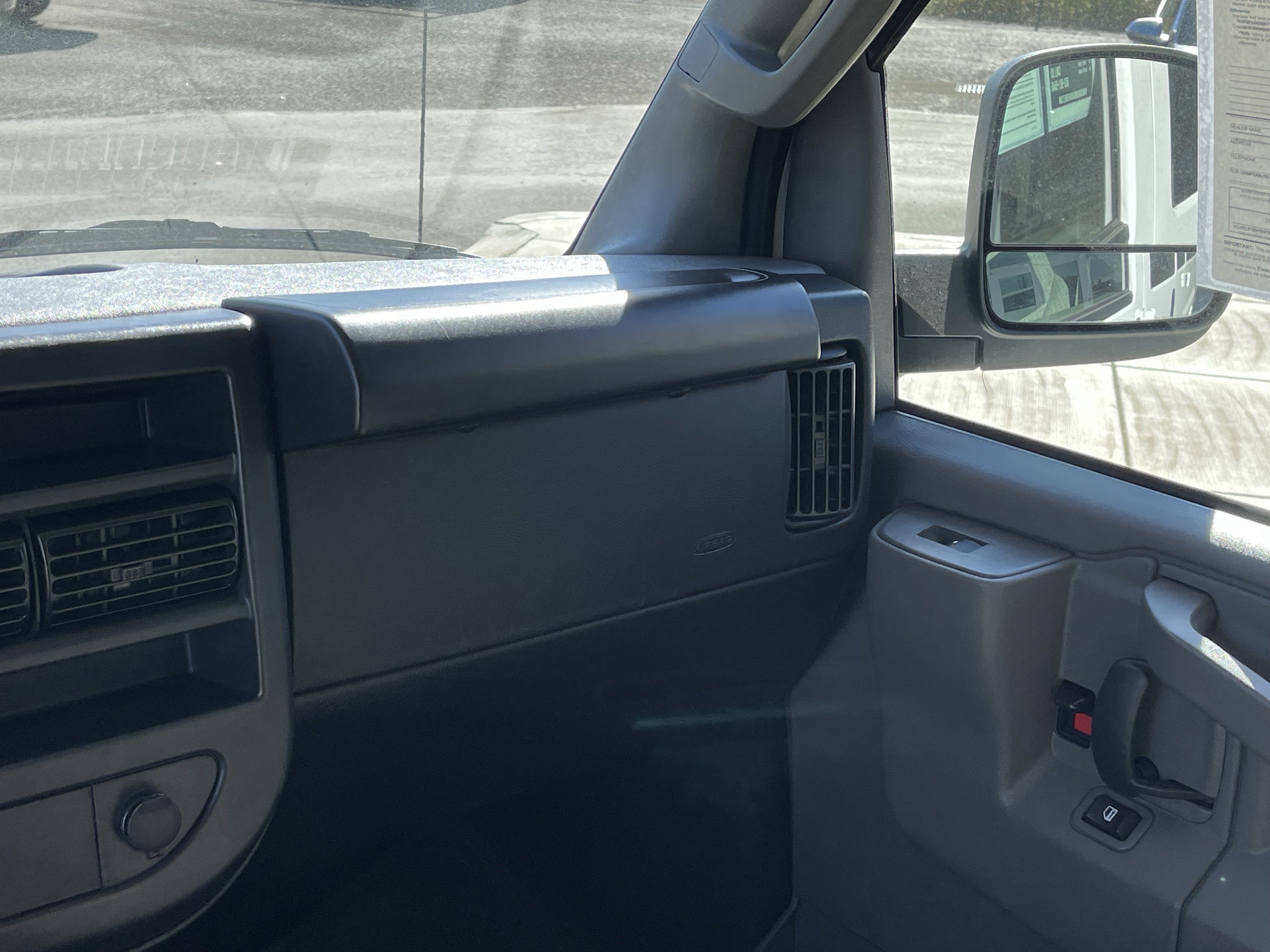 2024 Chevrolet Express Passenger LT