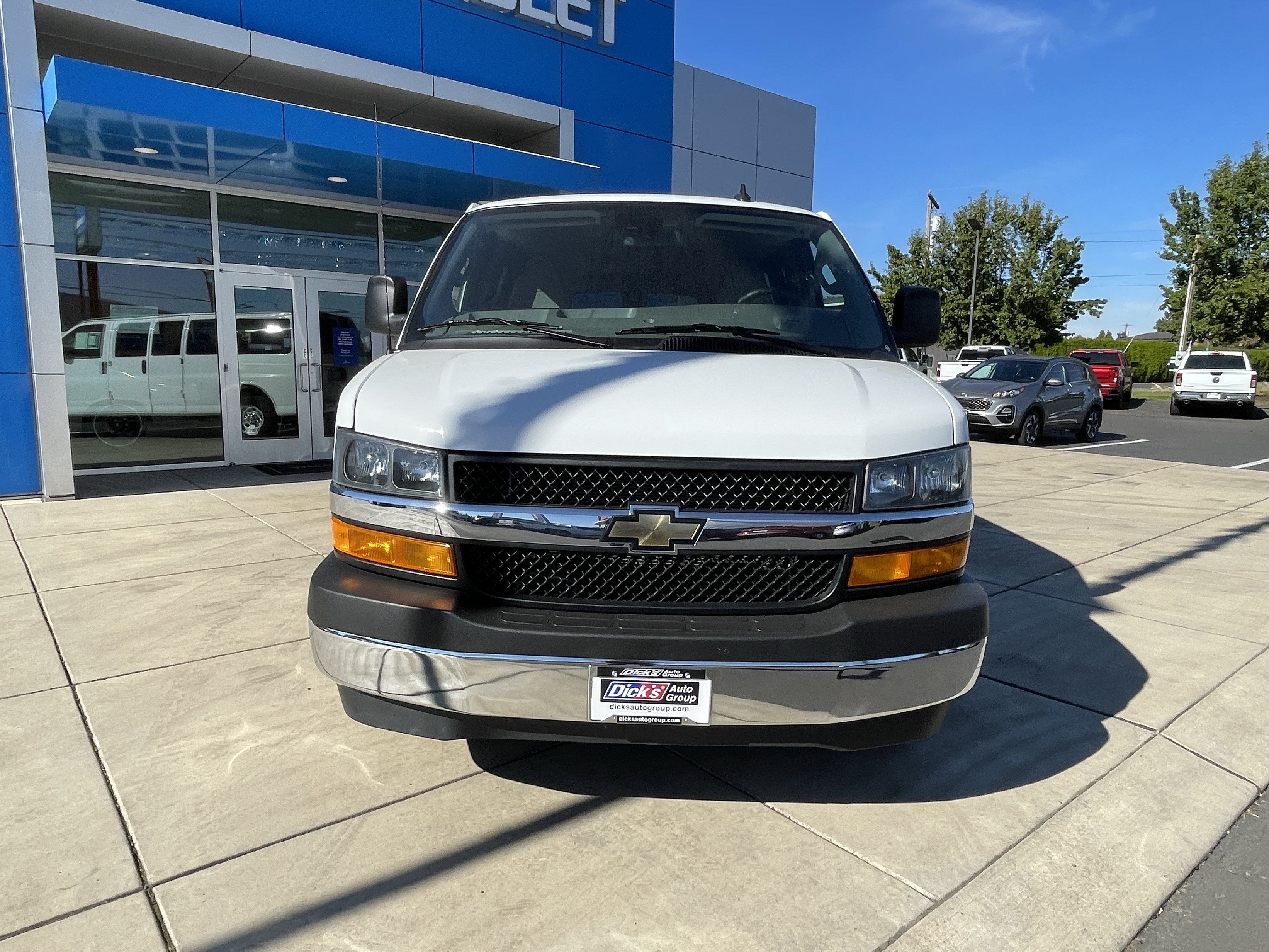 2024 Chevrolet Express Passenger LT