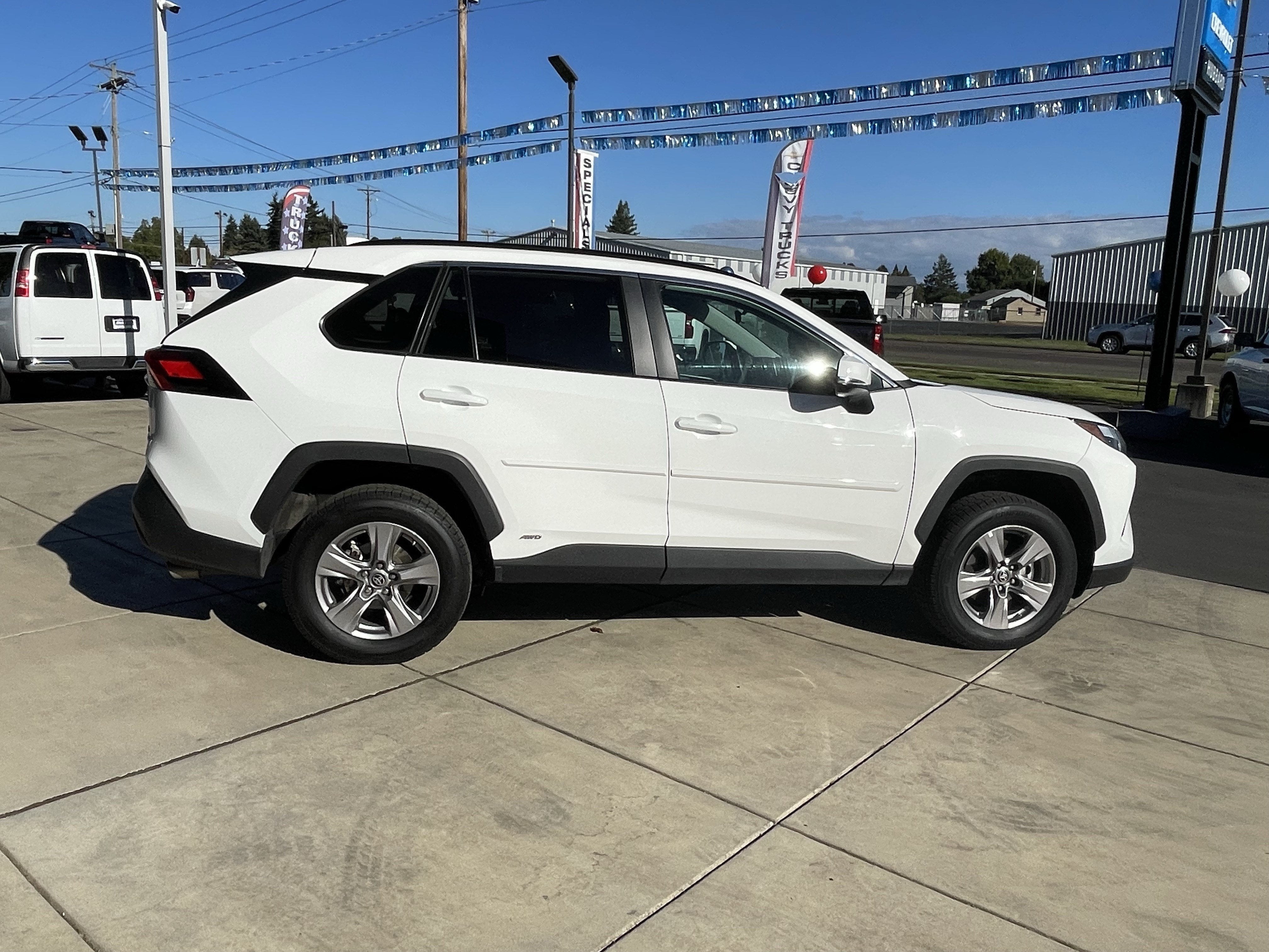 2024 Toyota RAV4 Hybrid LE